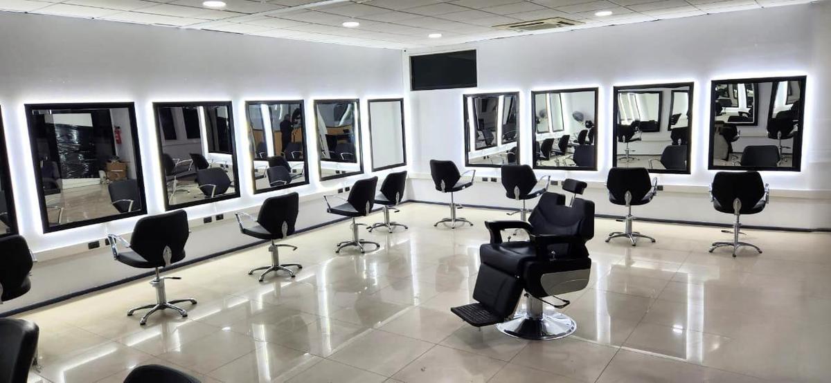 Salón de Práctica Sede Concepción - Curso de Barbería en Concepción -  Pack Barbero Estructural - Innova')}