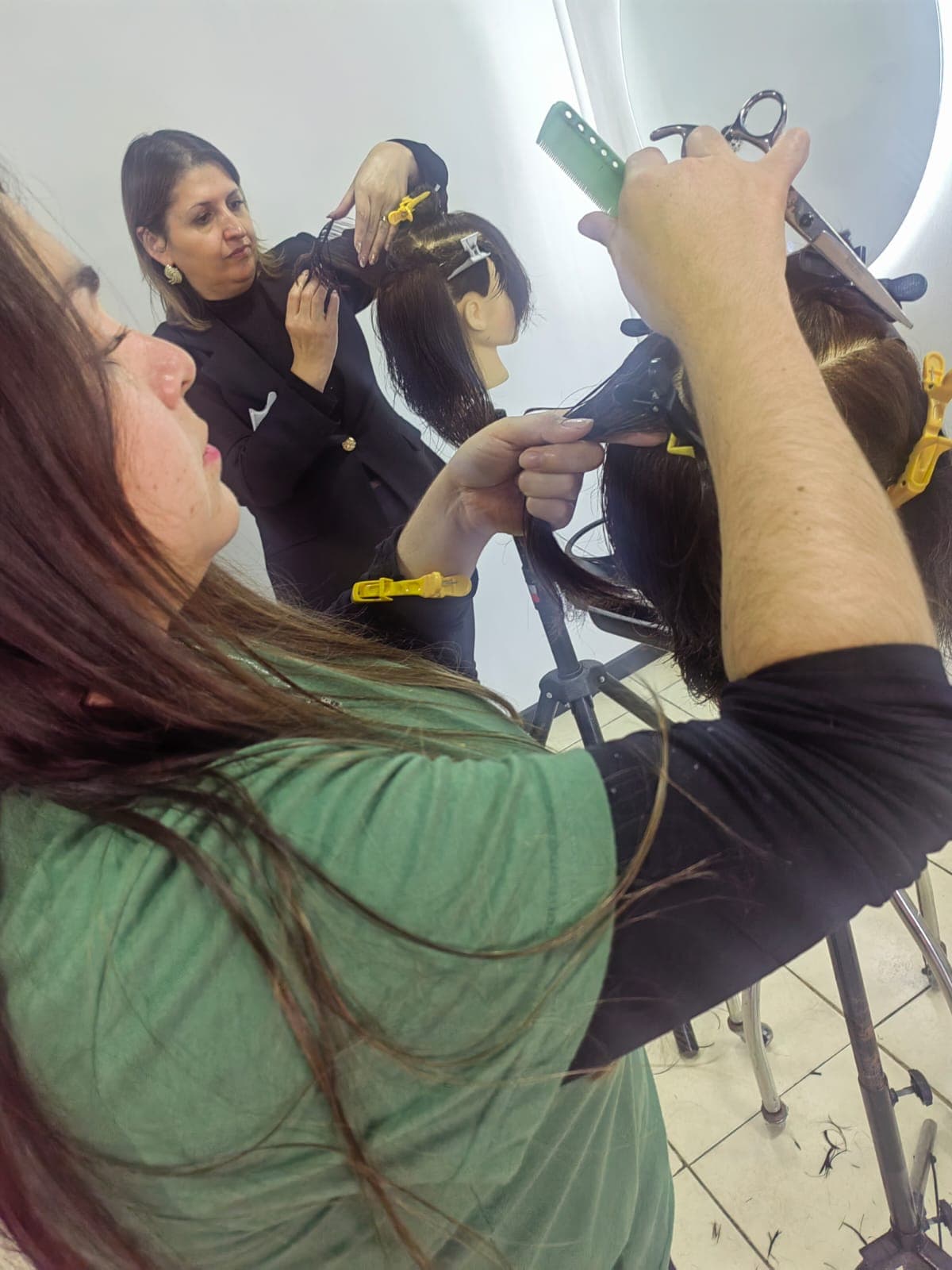 Ejercicio de seccionamiento y preparación para la realización del corte de cabello - Curso de Cutting Experience - Innova