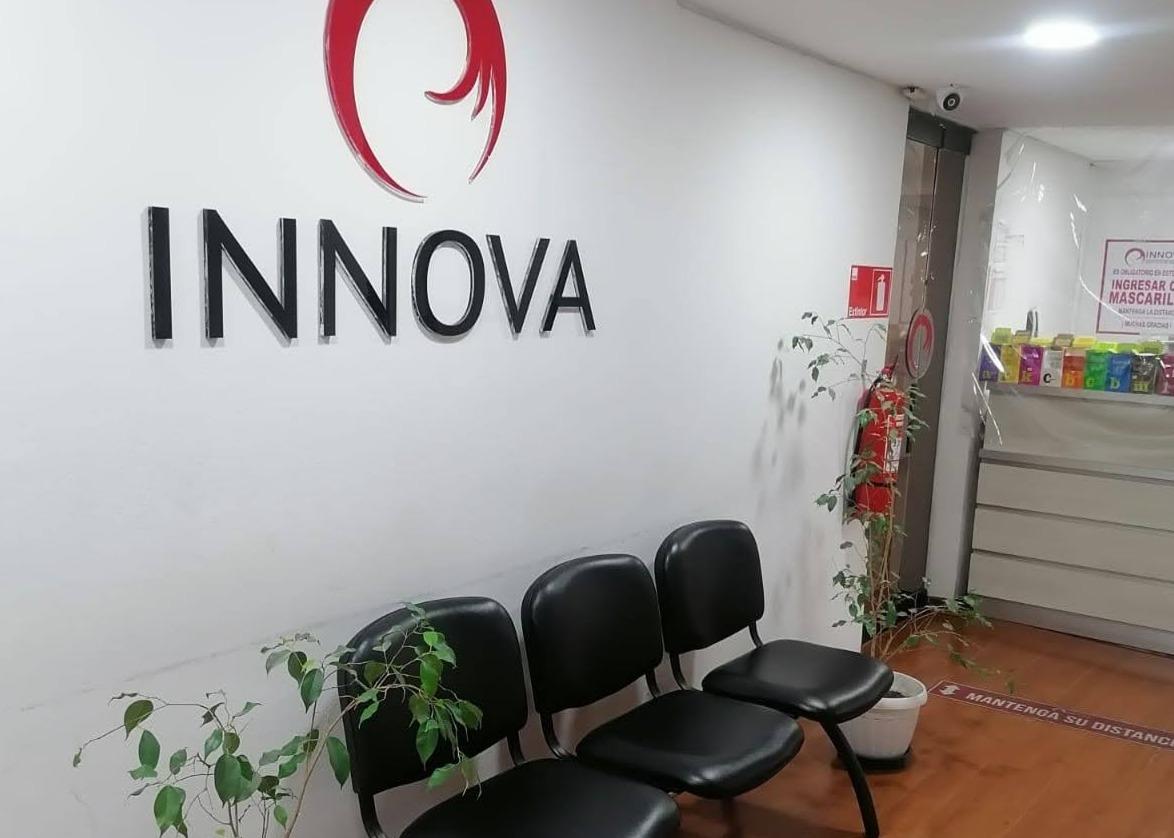 Hall Principal Sede Santiago - Curso de Barbería en Santiago - Curso de Manicure Spa mención uñas Softgel y Polygel - Innova