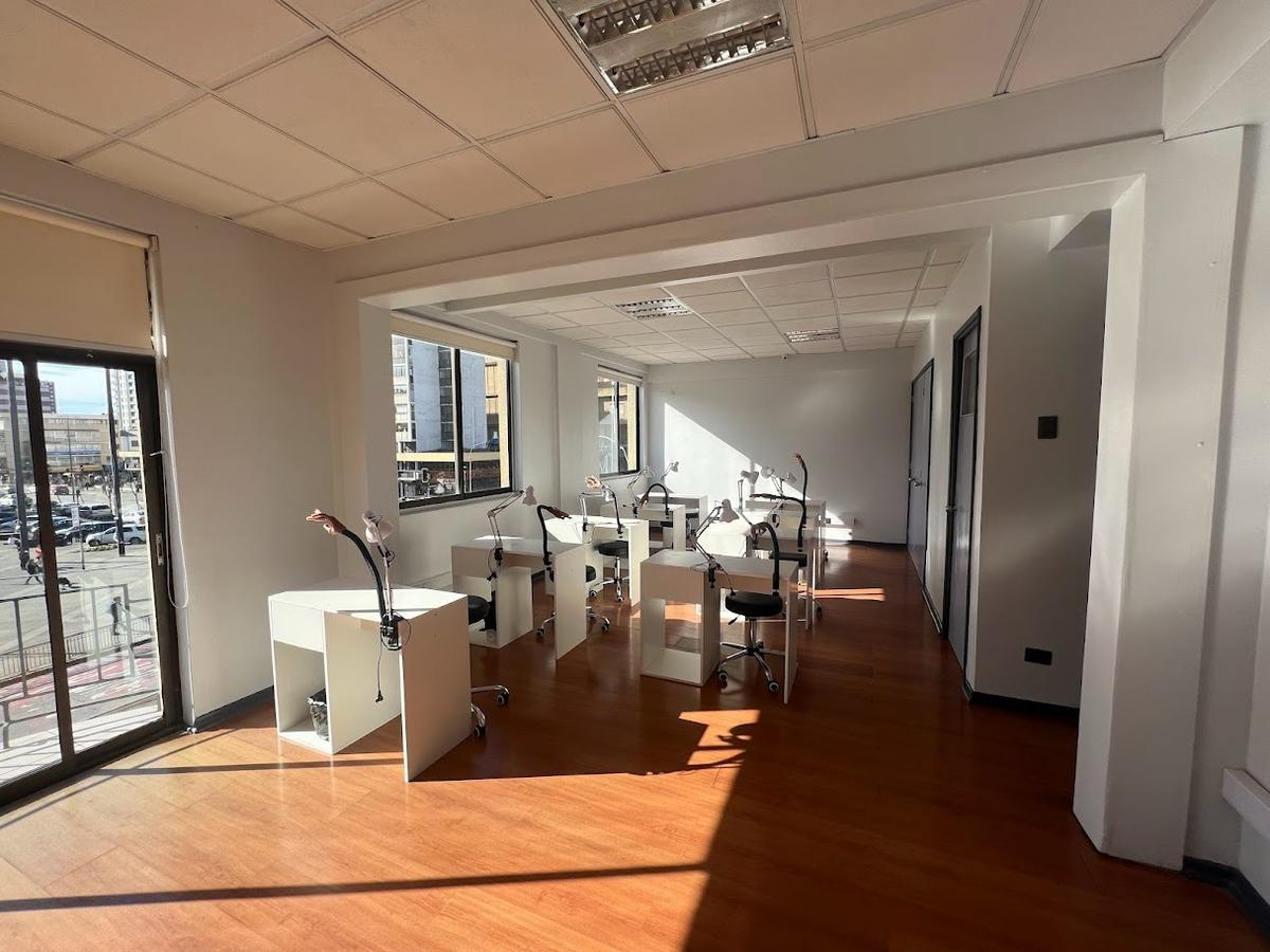 Sala Manicure Sede Concepción - Curso de Manicure Spa mención uñas Softgel y Polygel - Innova