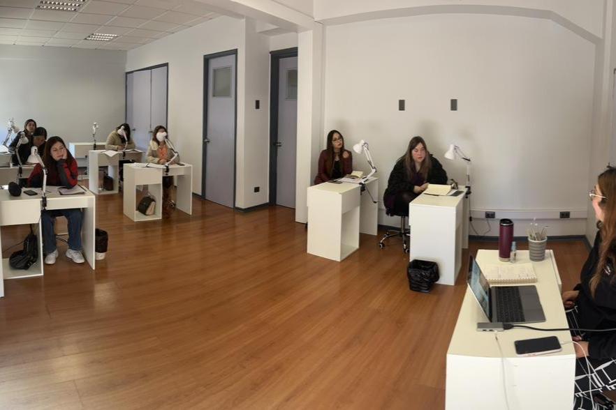 Sala Manicure Sede Concepción - Curso de Manicure Spa mención uñas Softgel y Polygel - Innova