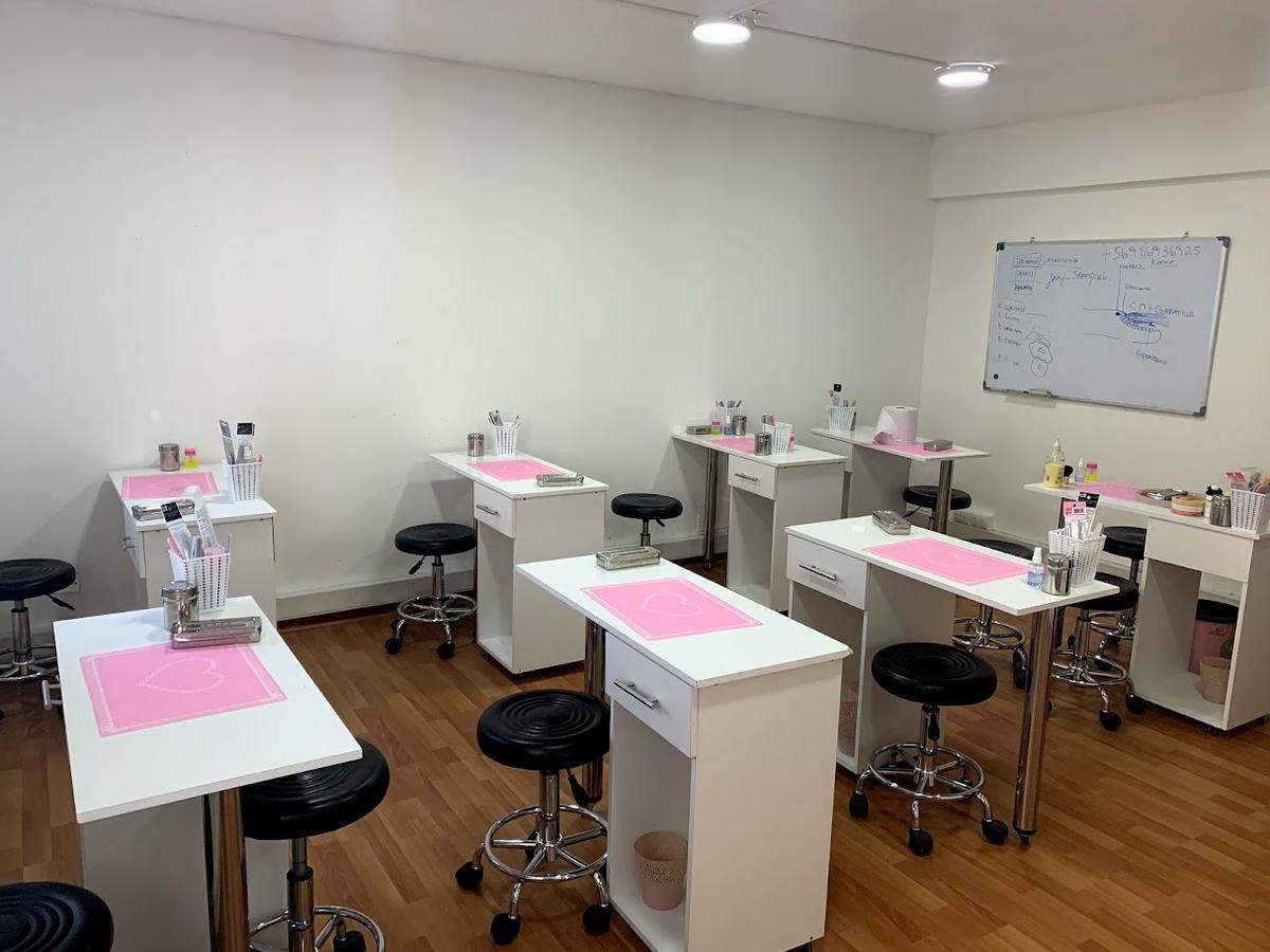 Sala Manicure Sede Santiago - Curso de Manicure Spa mención uñas Softgel y Polygel - Innova