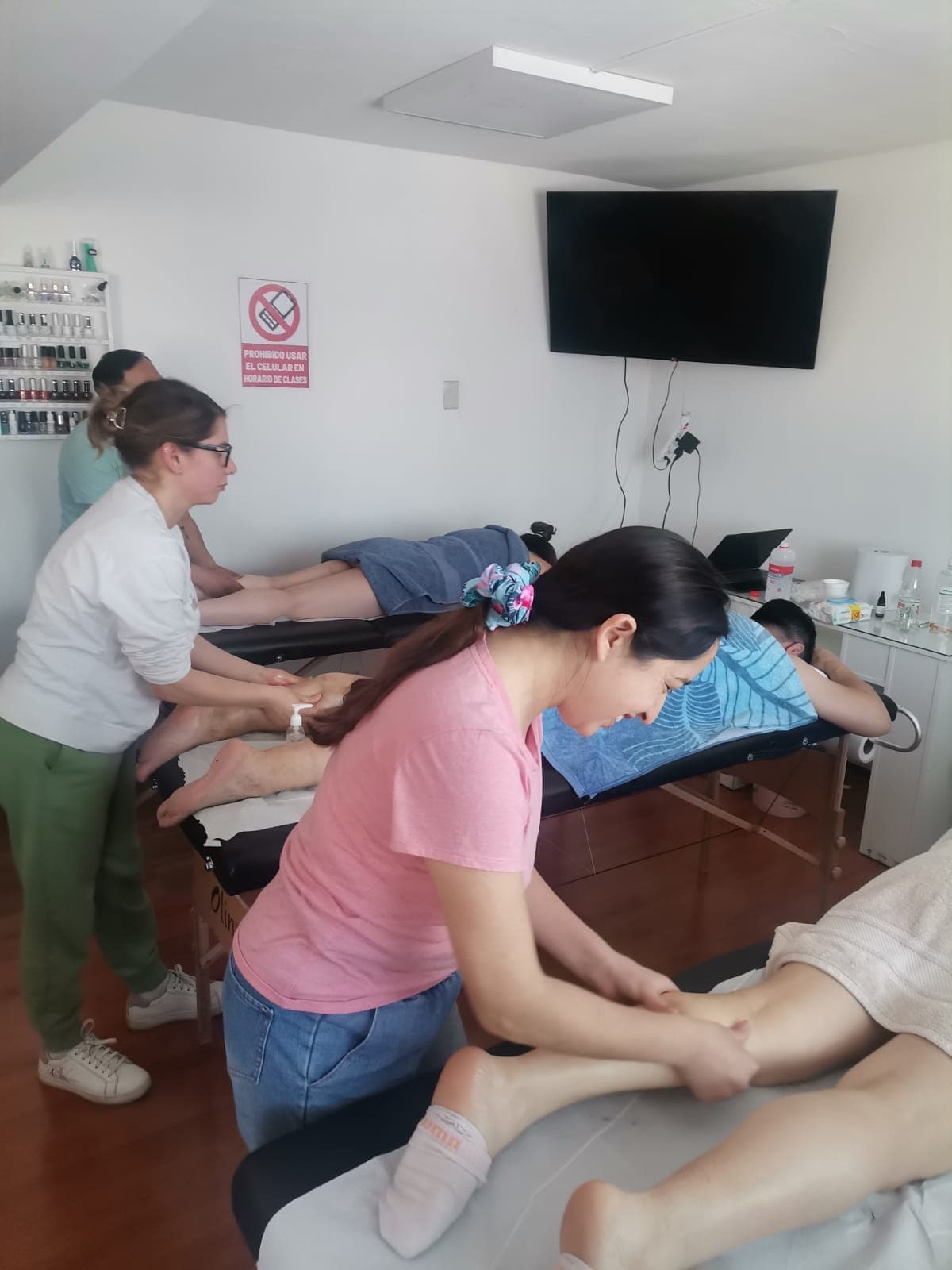 Clase Práctica Masaje de Relajación en Piernas - Curso de Masoterapia - Innova