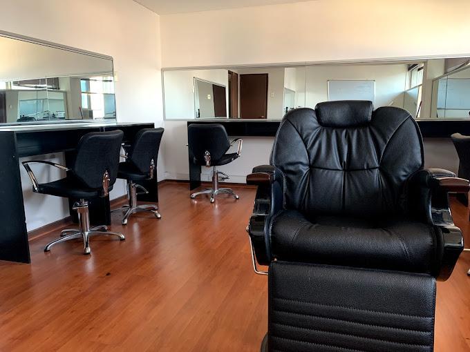 Sala de Práctica Sede Santiago - Curso de Barbería en Concepción -  Pack Barbero Estructural - Innova')}