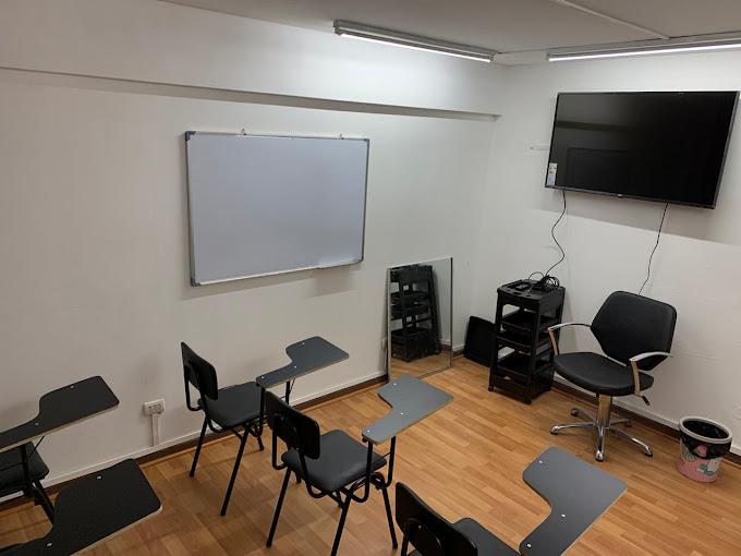 Sala de Teoria - Curso de Barbería en Santiago, Chile